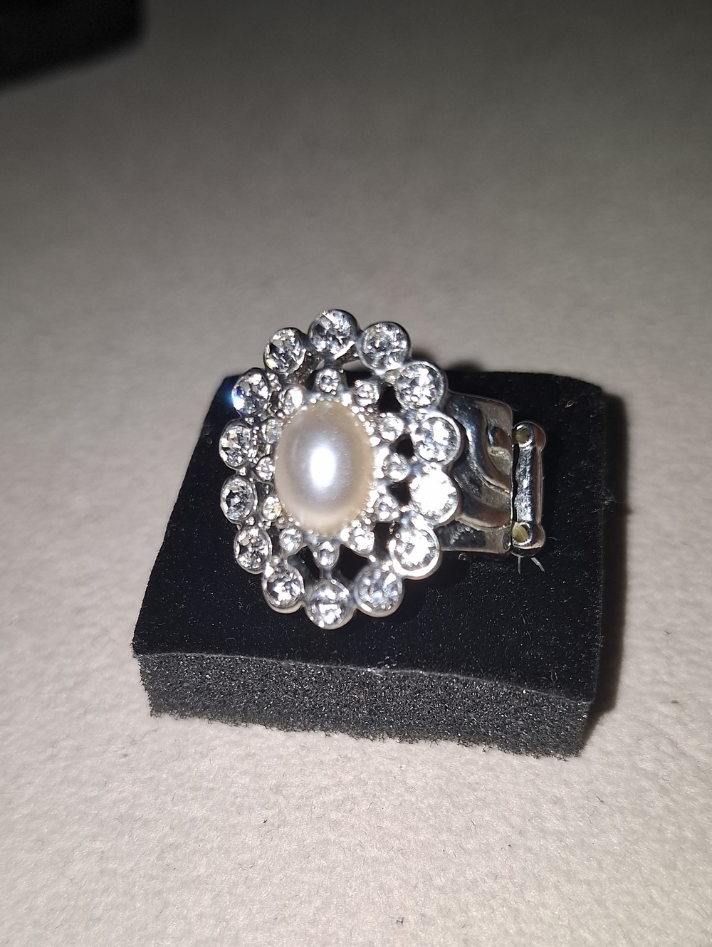 Pearl Halo Crystal Statement Ring - White and Silver